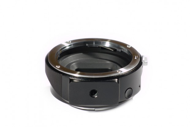 Smart-Adapter f&uuml;r Canon-Objektive an Sony-NEX-Kameras (Bild: Conurus/Metabones)